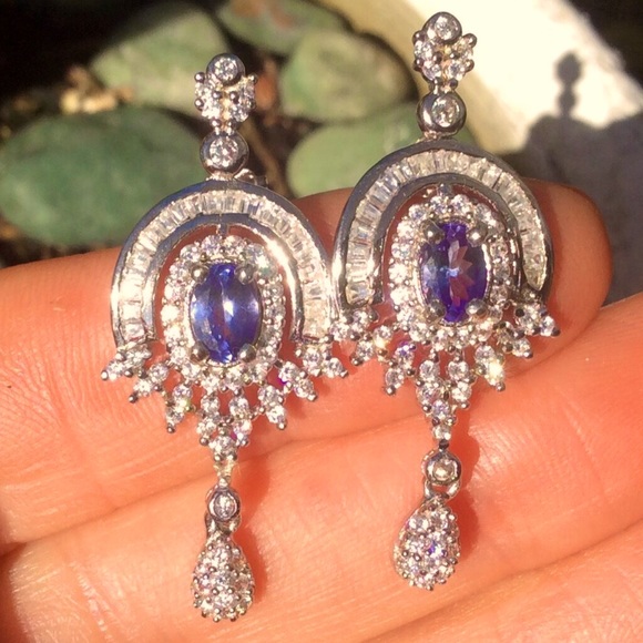 New 1.9ct natural earth mined VVS Tanzanite gemstone Sterling Silver Earrings